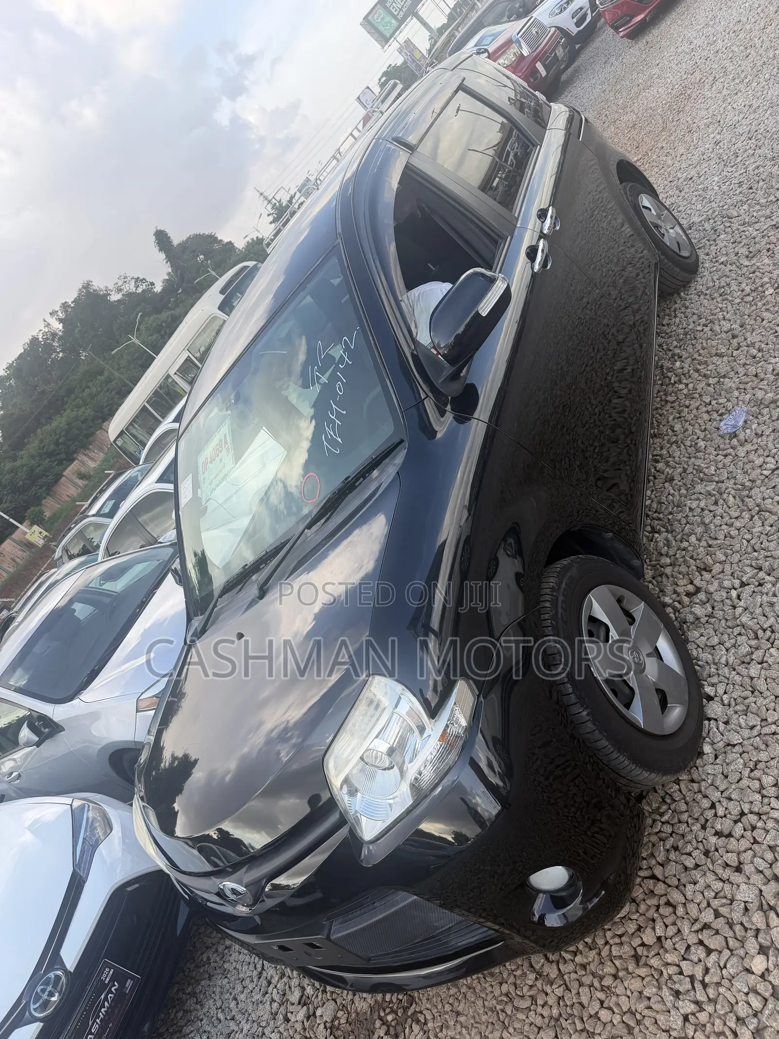 Toyota Sienta 1.5 AWD 2015 Black
