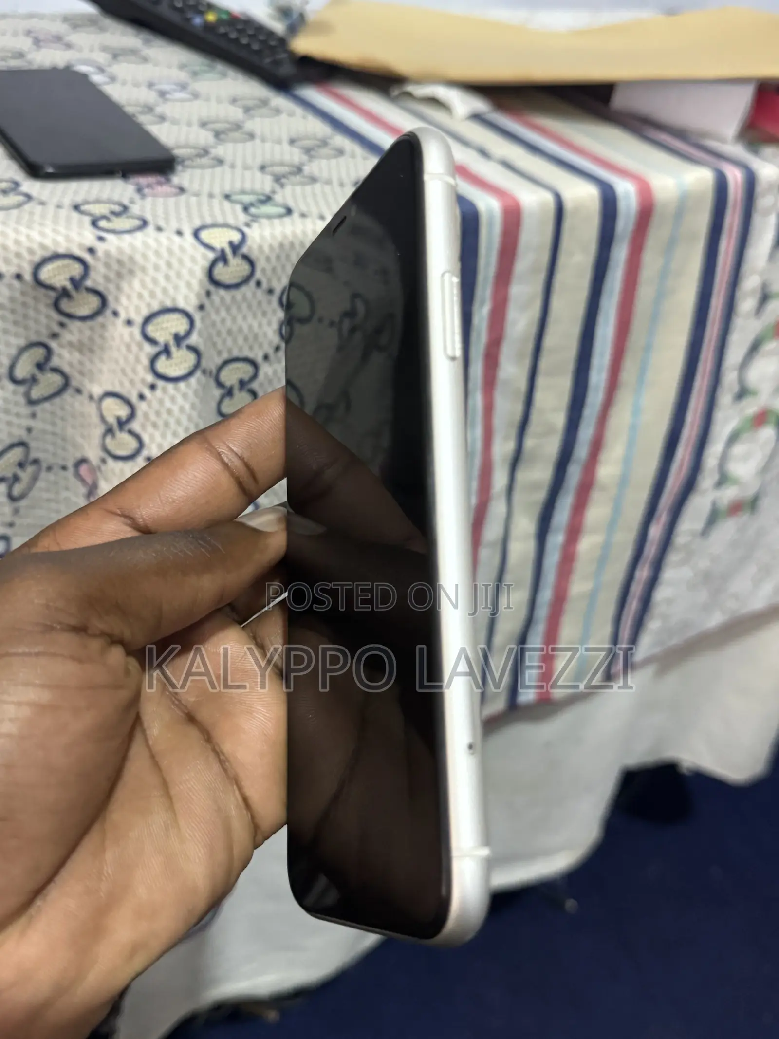 Apple iPhone 11 64 GB White