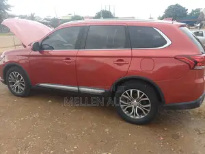 Mitsubishi Outlander ES FWD 2020