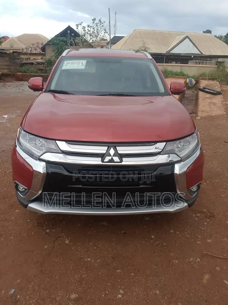 Mitsubishi Outlander ES FWD 2020