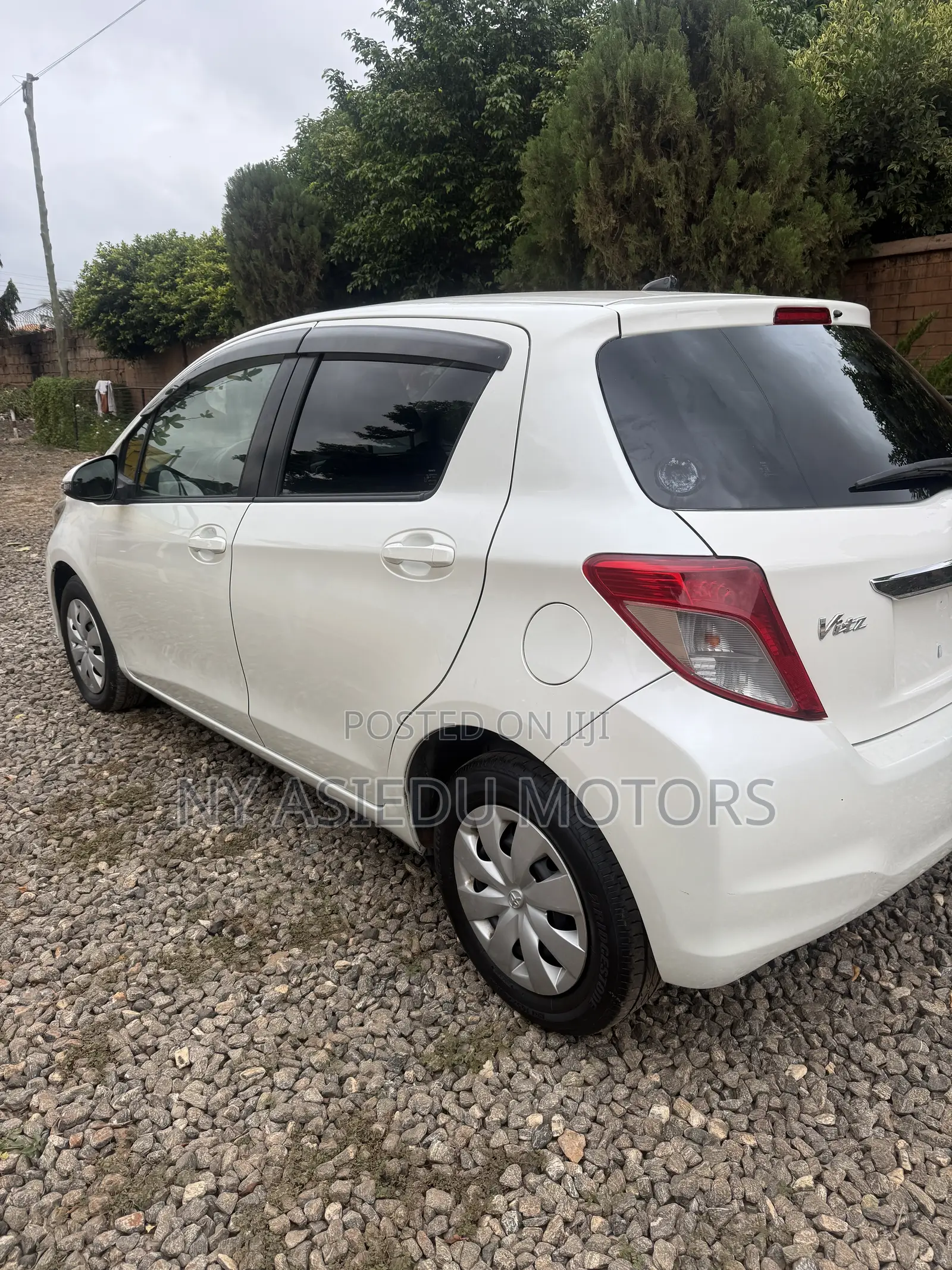 Toyota Vitz 1.3 FWD 5dr 2013 White
