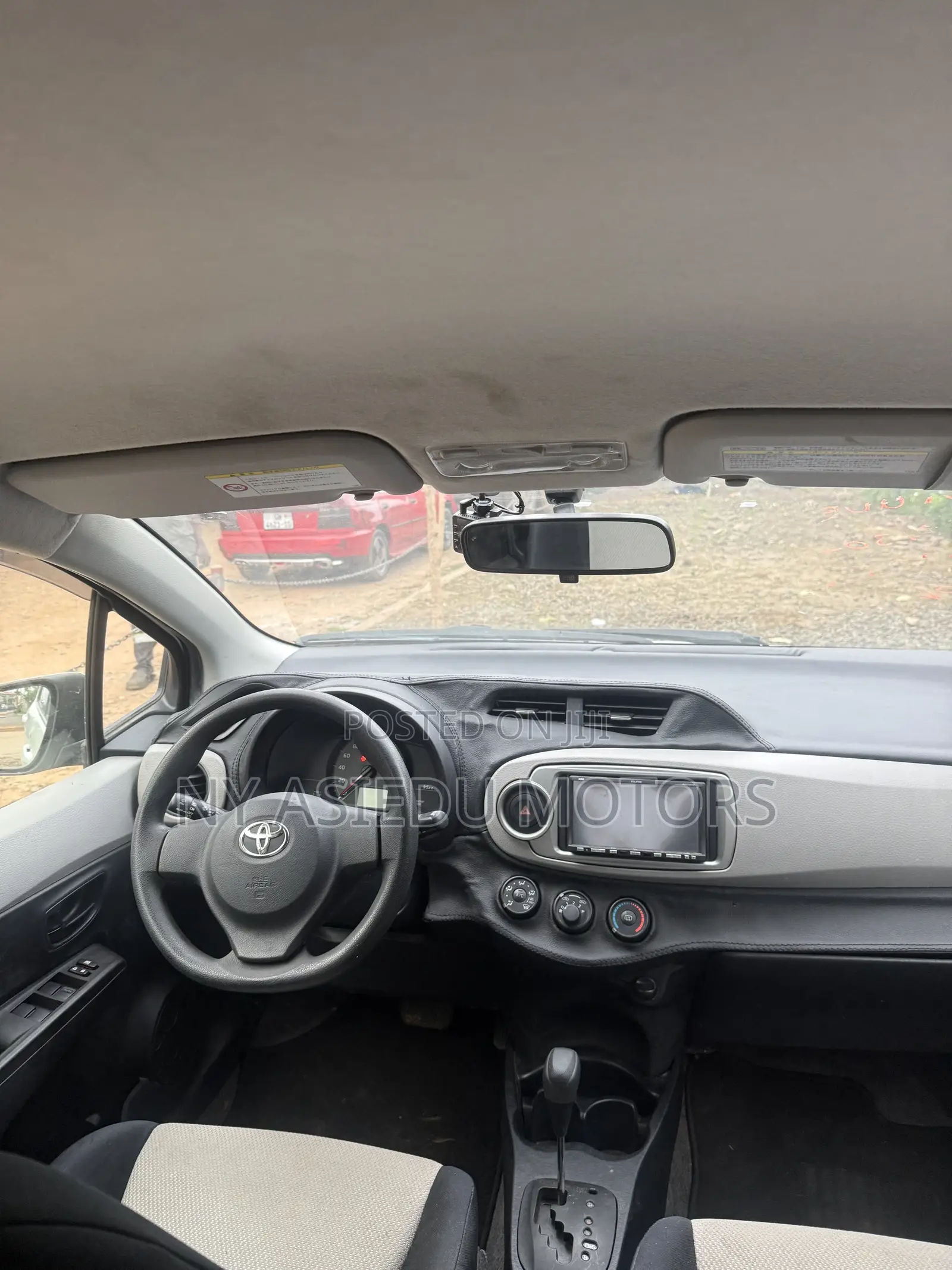 Toyota Vitz 1.3 FWD 5dr 2013 White