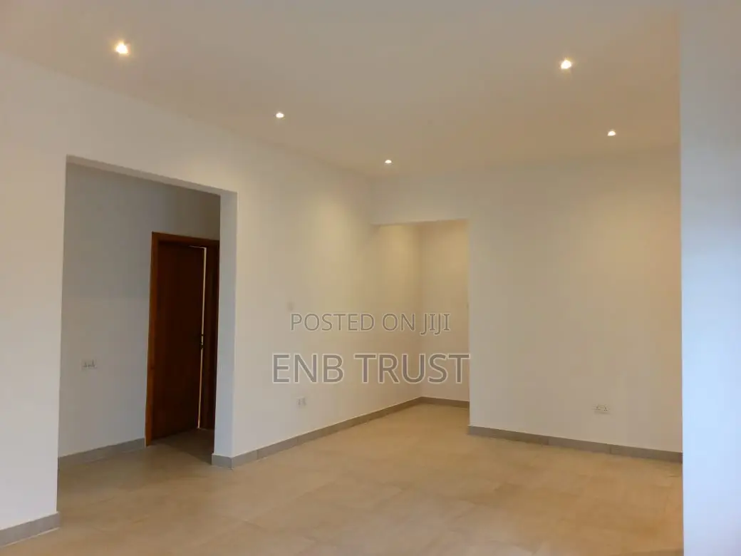 3bdrm House in Adenta, Sakora for sale