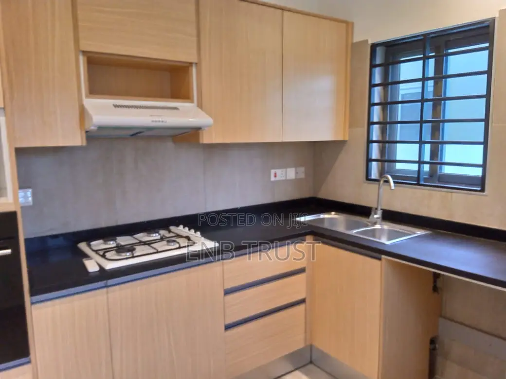 3bdrm House in Adenta, Sakora for sale