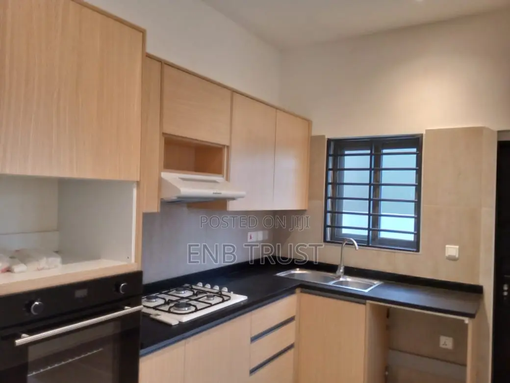 3bdrm House in Adenta, Sakora for sale
