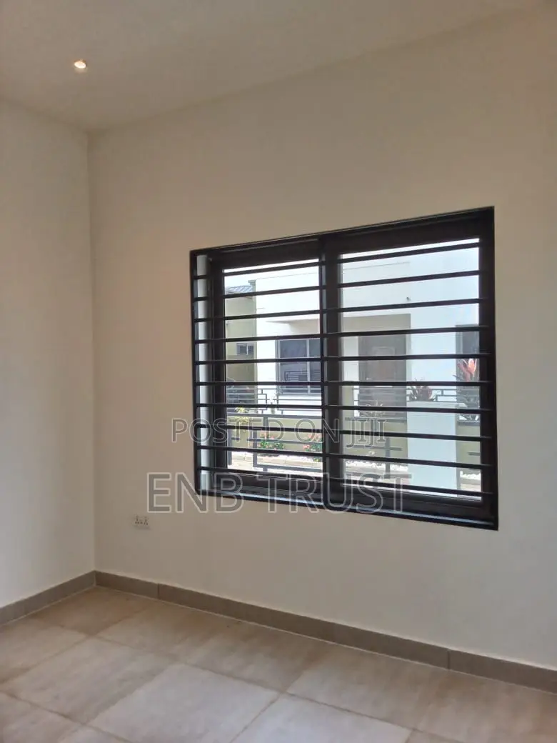 3bdrm House in Adenta, Sakora for sale