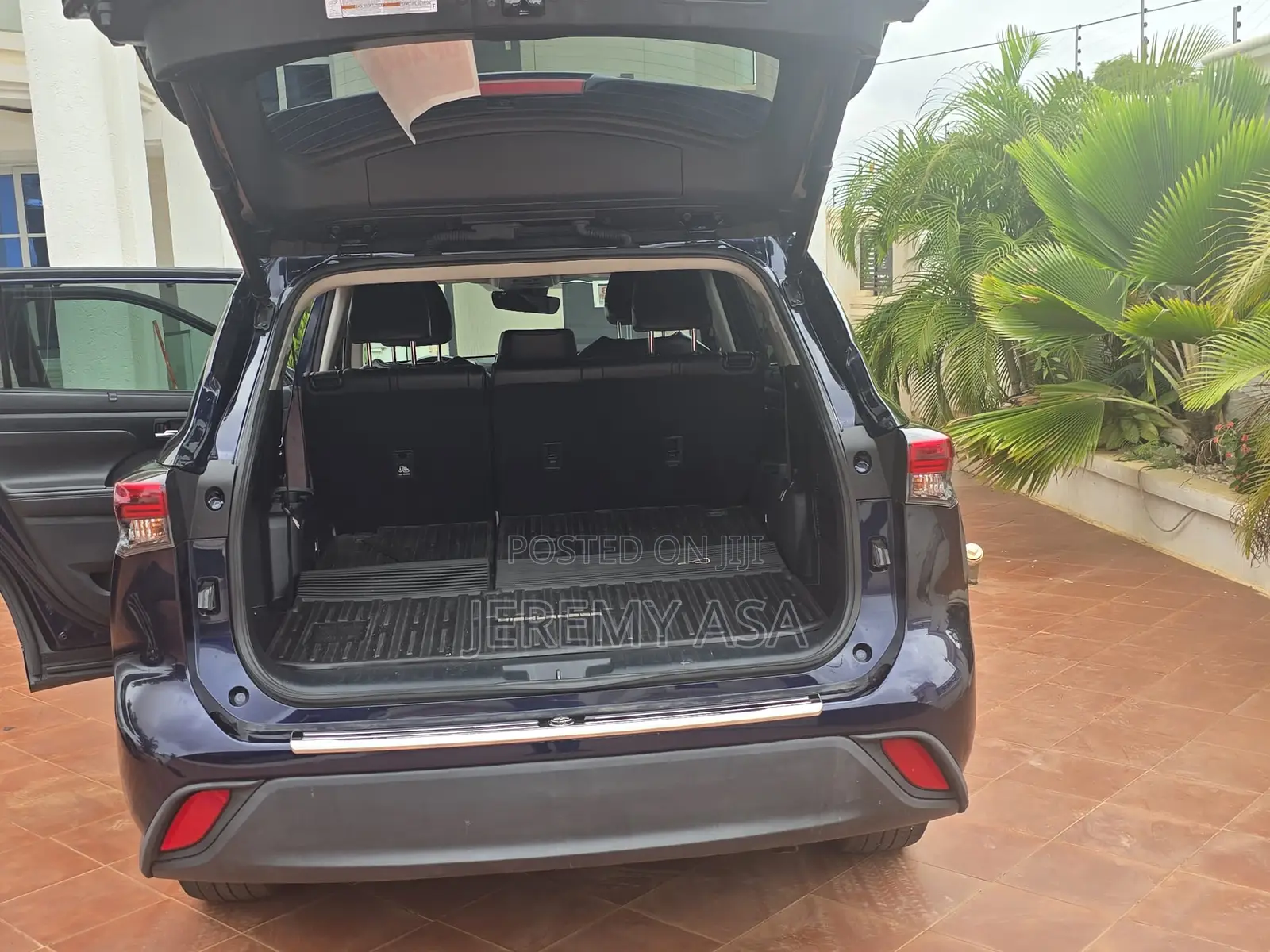 Toyota Highlander XLE 2022 Blue