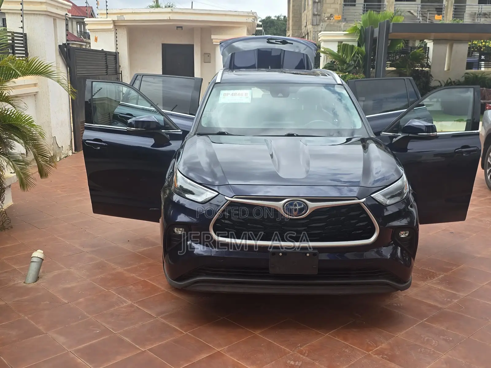 Toyota Highlander XLE 2022 Blue