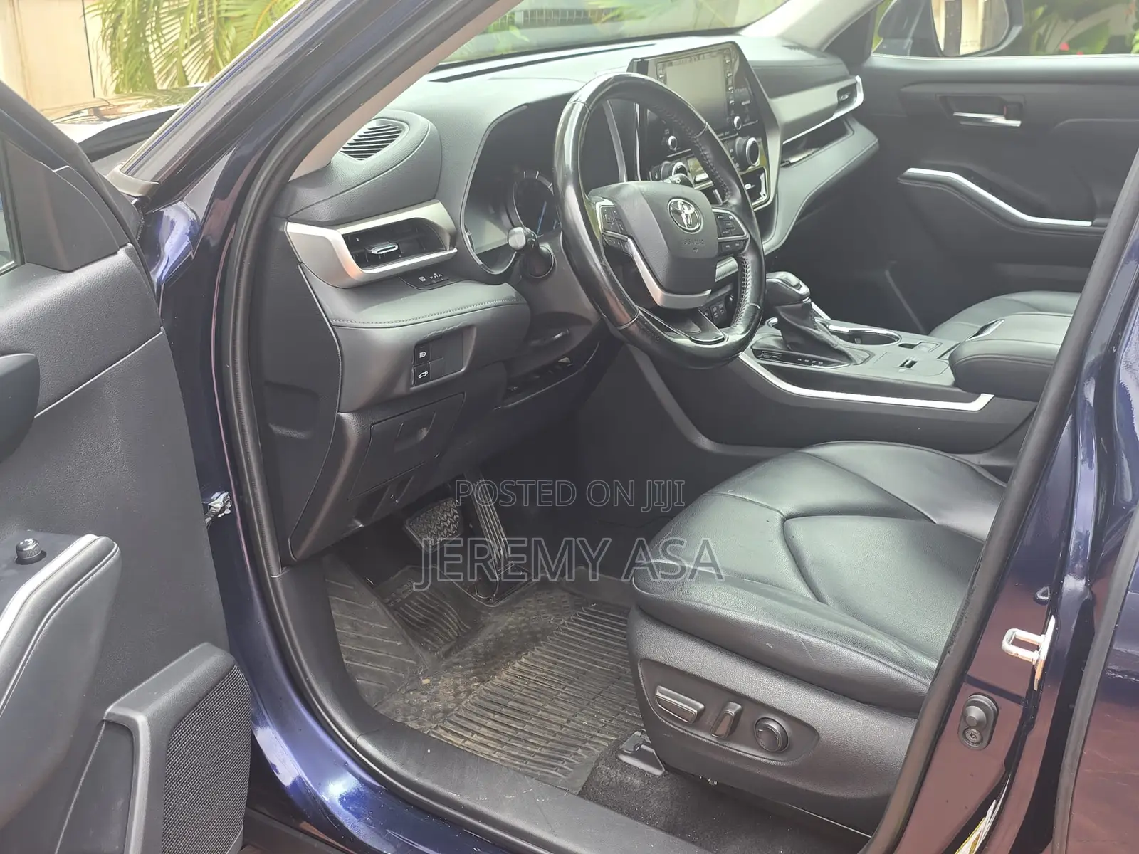 Toyota Highlander XLE 2022 Blue