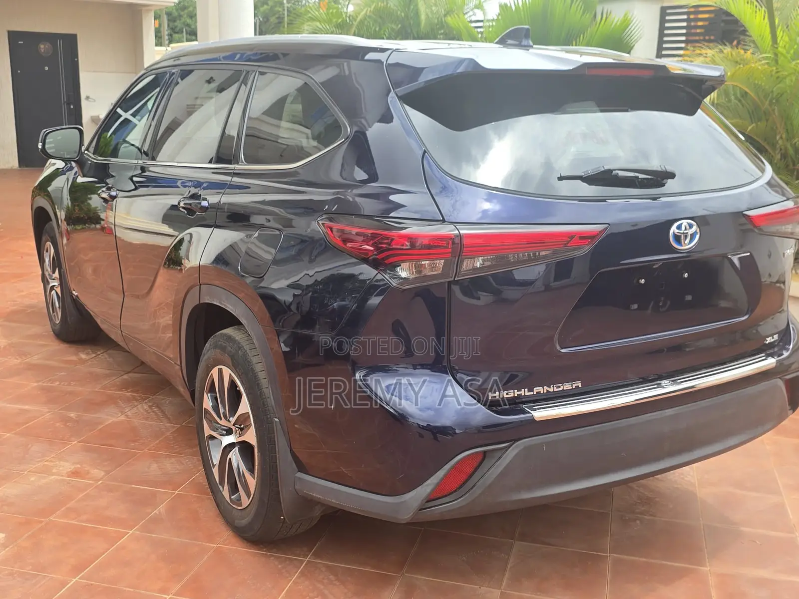 Toyota Highlander XLE 2022 Blue