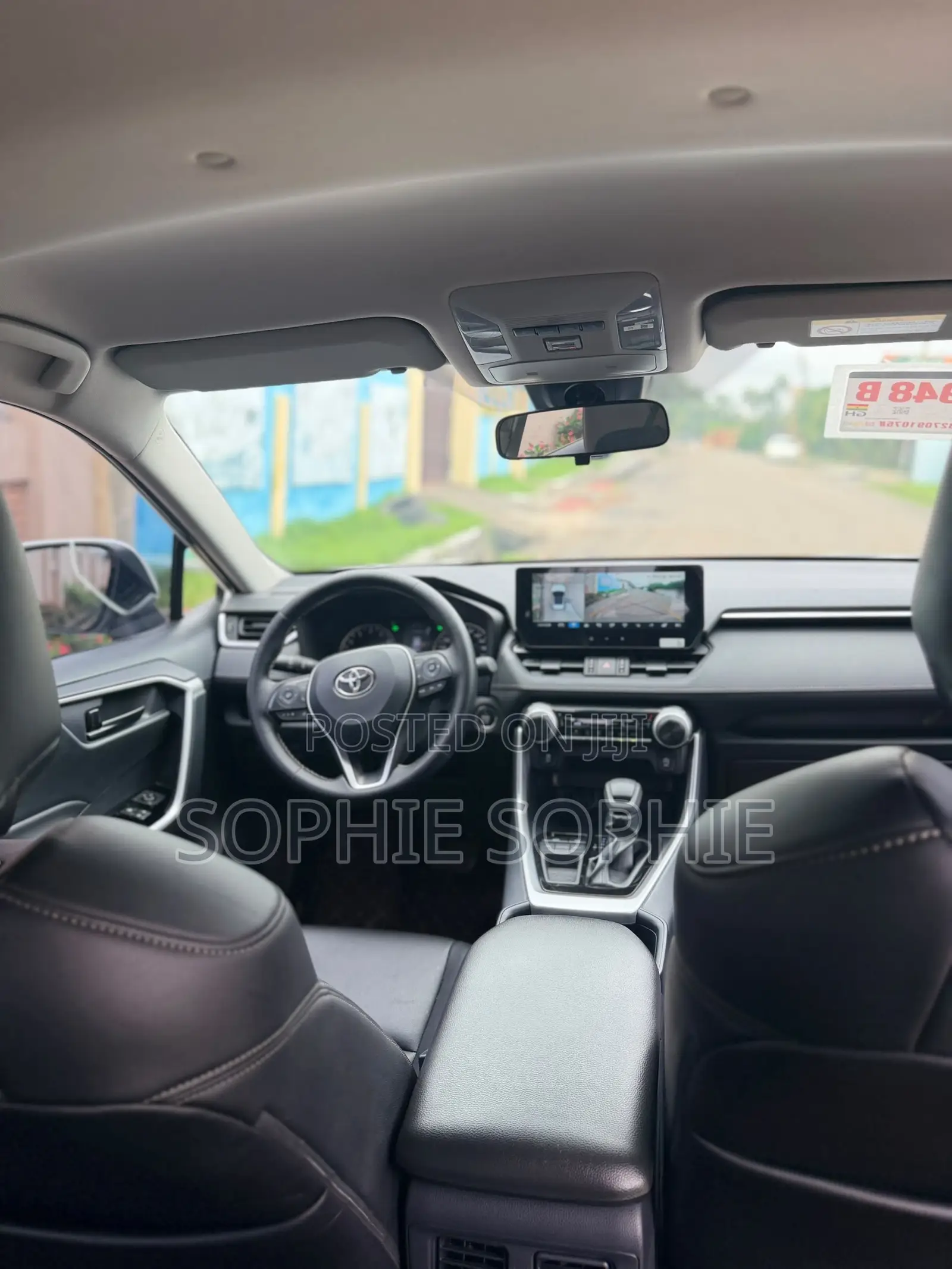 Toyota RAV4 XLE 2025 White