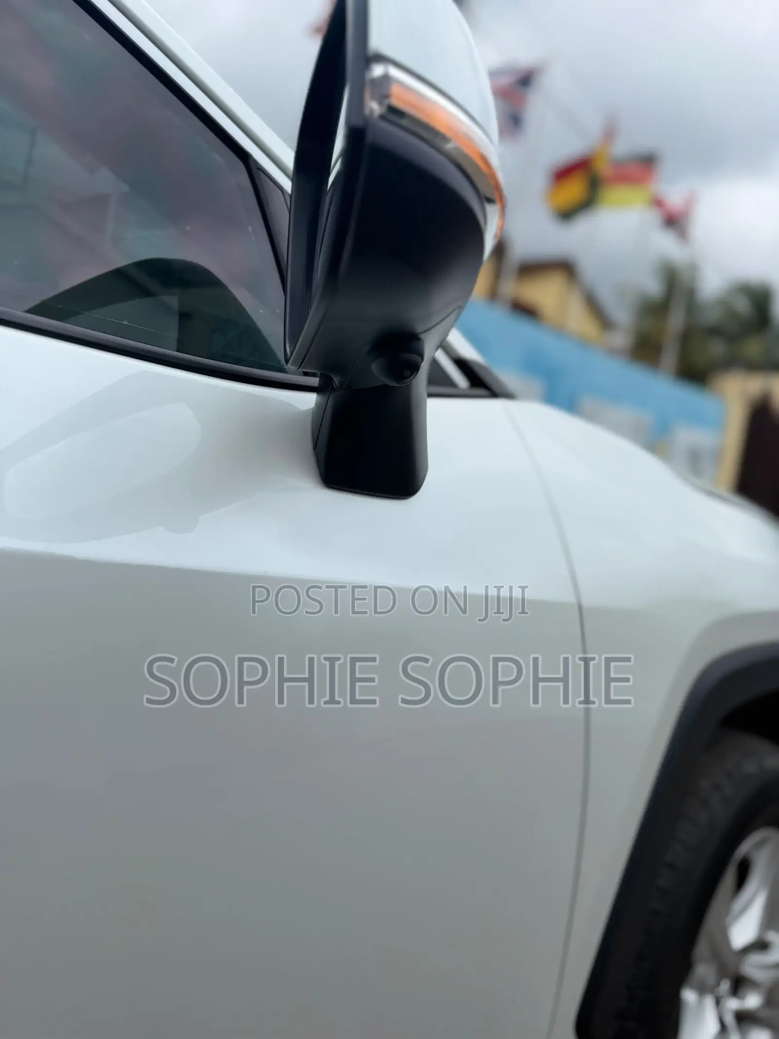 Toyota RAV4 XLE 2025 White