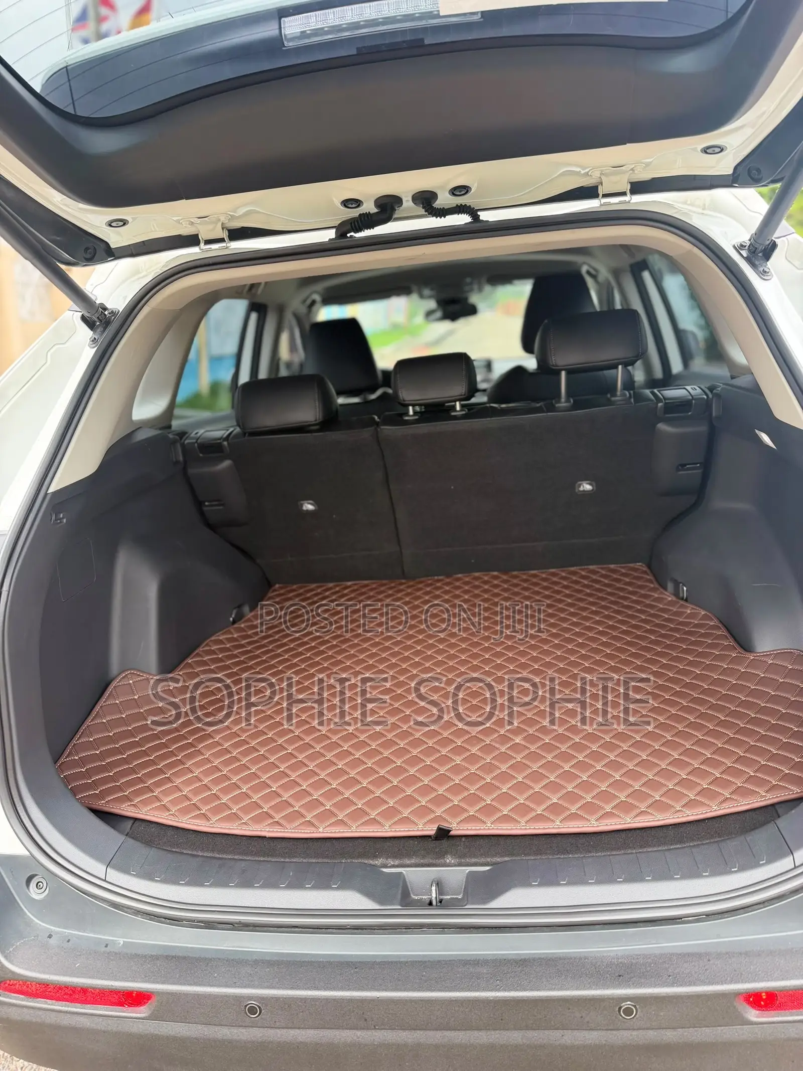 Toyota RAV4 XLE 2025 White