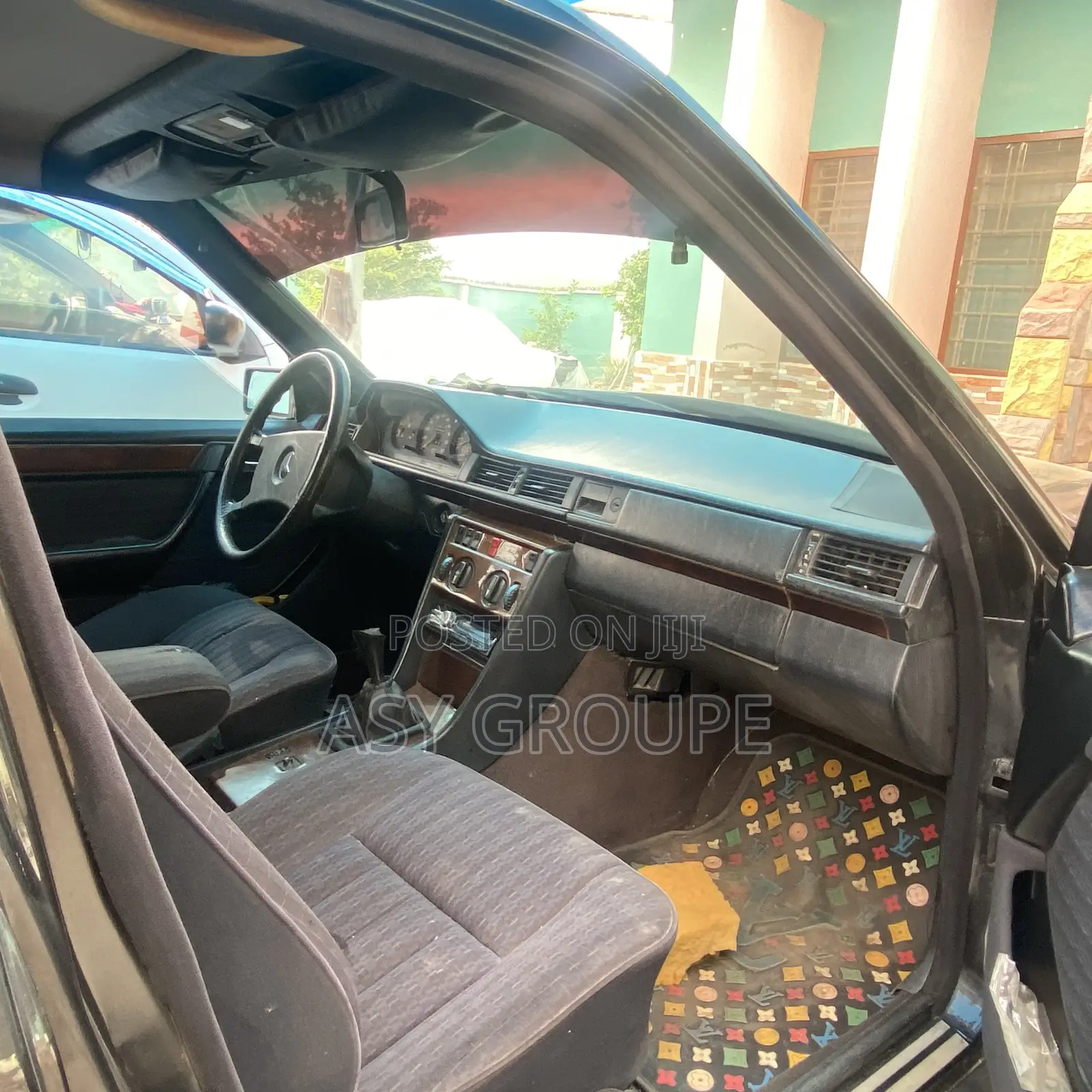Mercedes-Benz W123 1986 Black