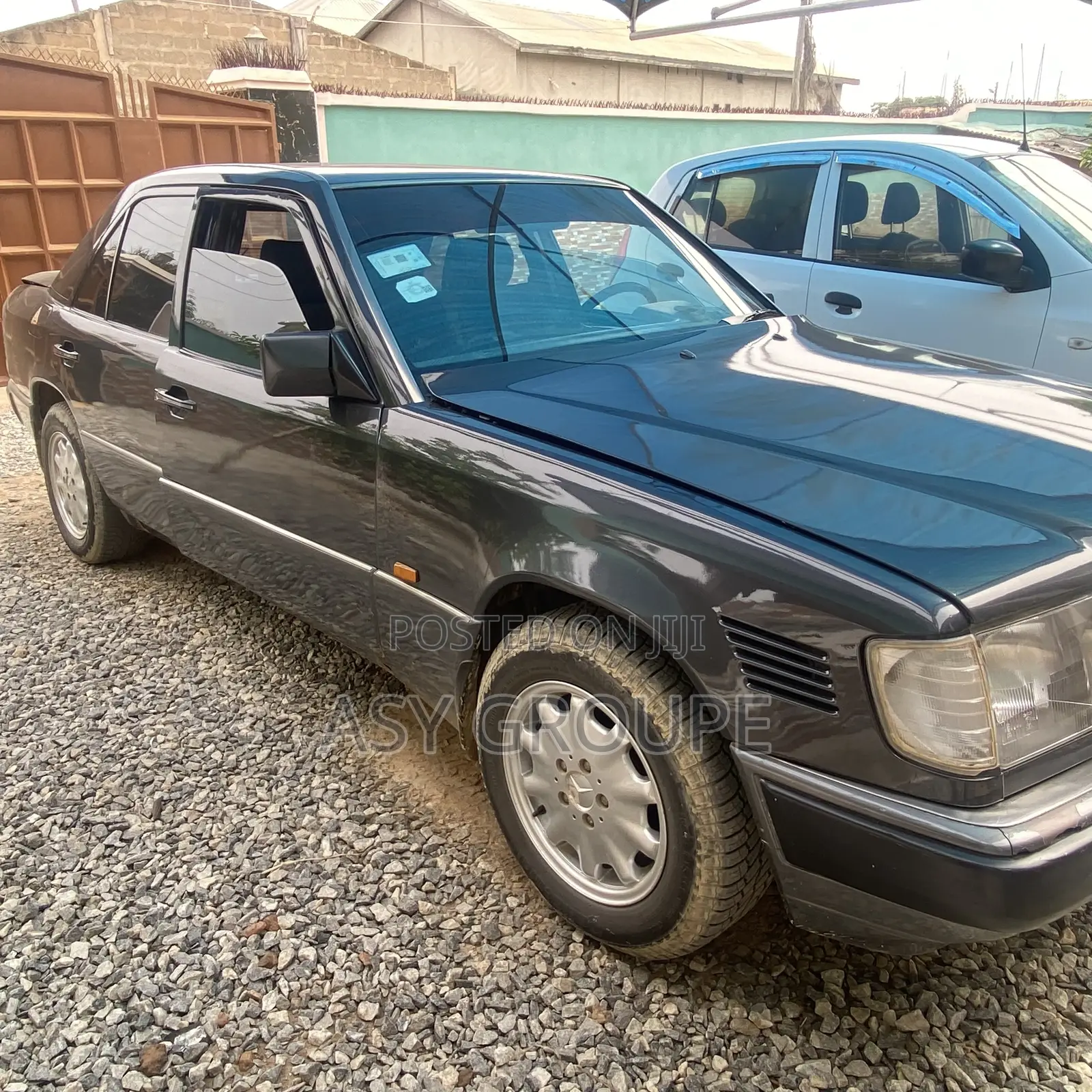 Mercedes-Benz W123 1986 Black