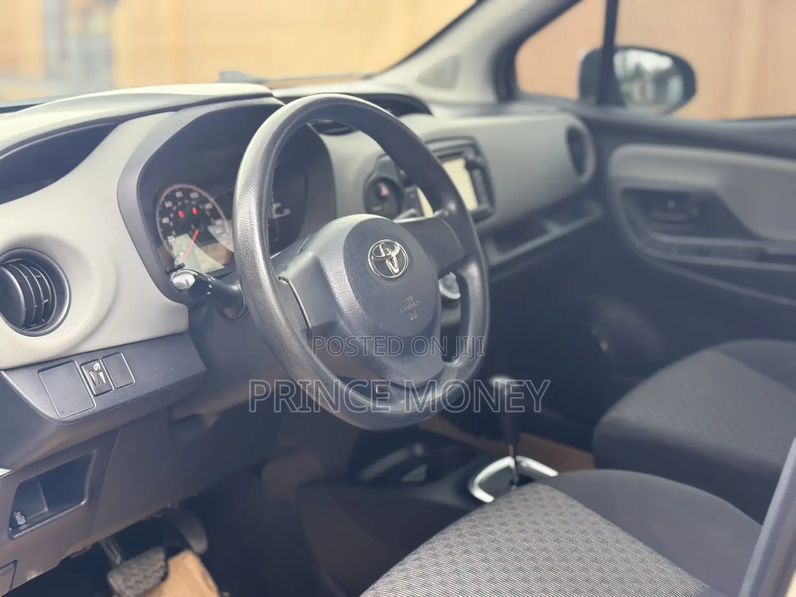 Toyota Yaris 2015 Gray