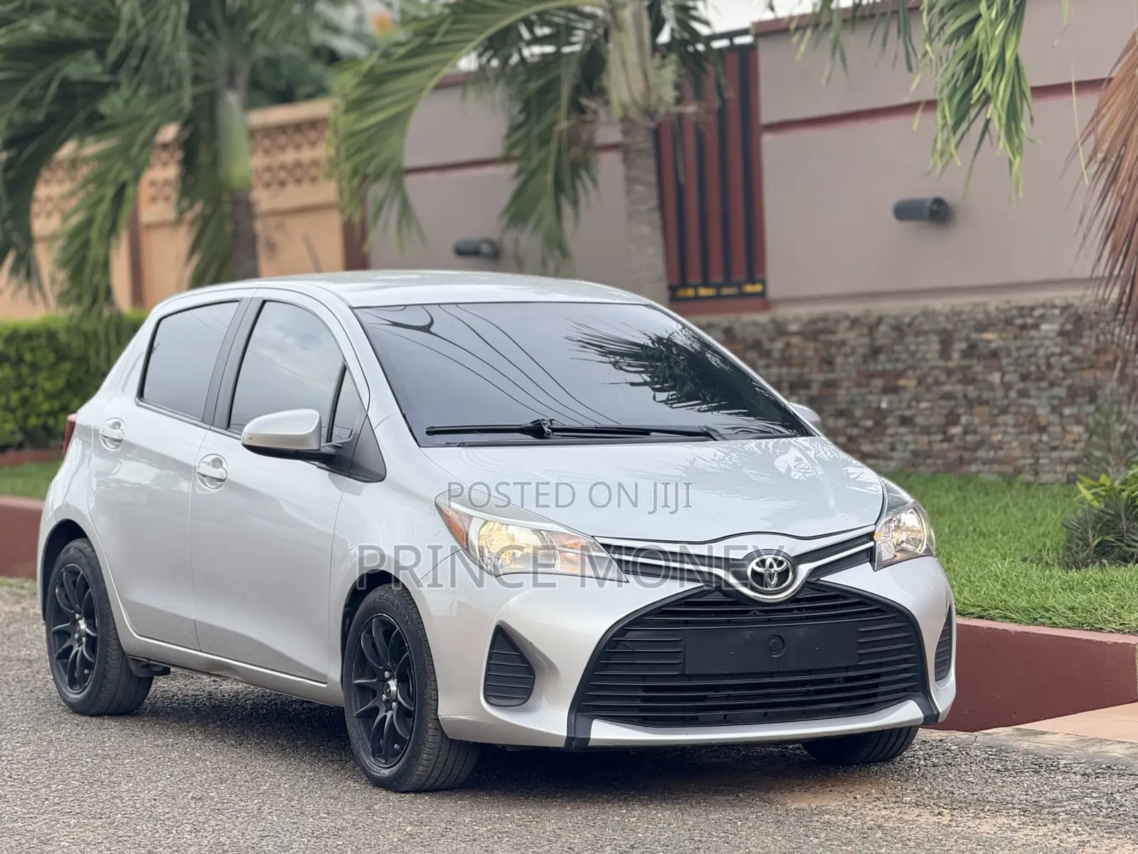 Toyota Yaris 2015 Gray