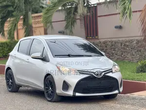 Toyota Yaris 2015 Gray