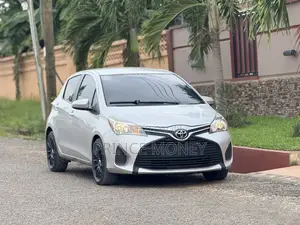 Toyota Yaris 2015 Gray