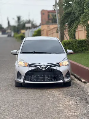Toyota Yaris 2015 Gray
