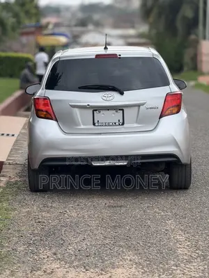 Toyota Yaris 2015 Gray