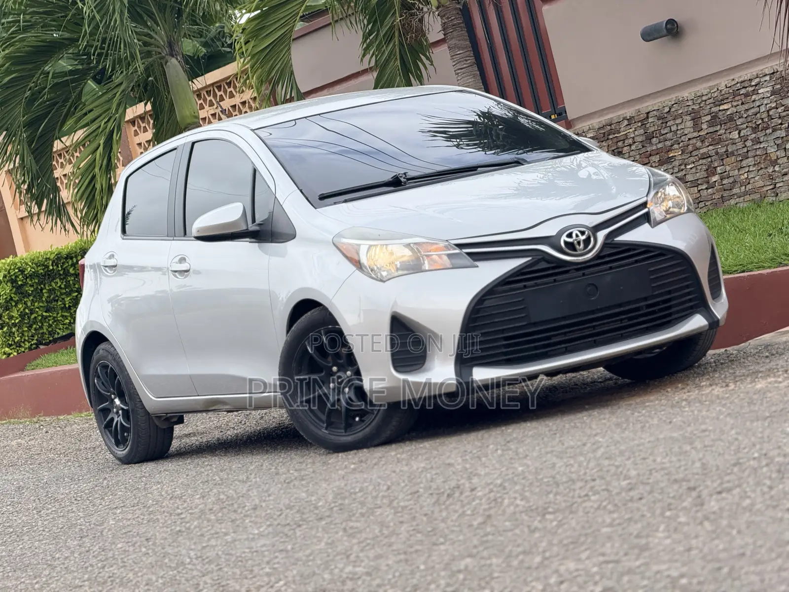 Toyota Yaris 2015 Gray