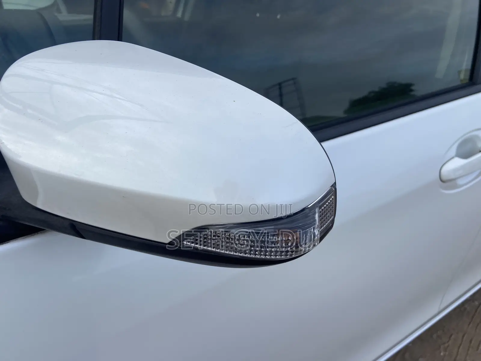 Toyota Vitz 2013 White
