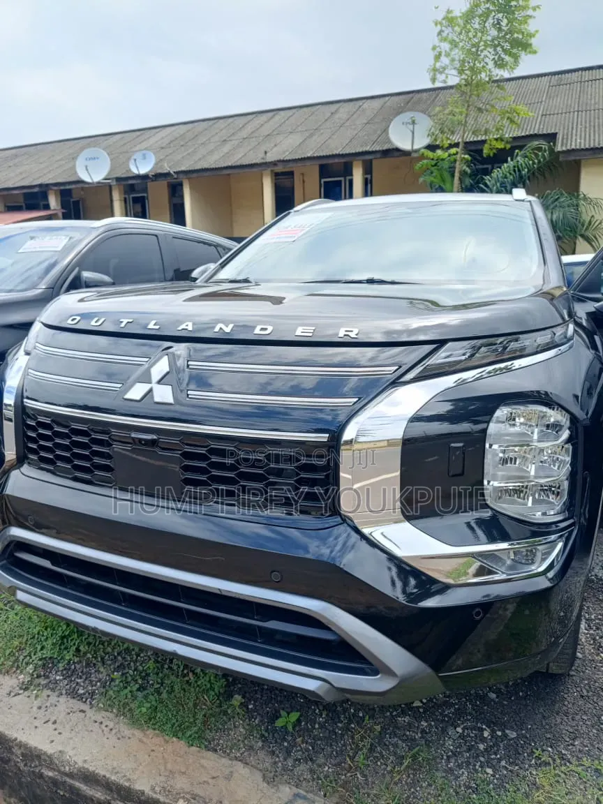 Mitsubishi Outlander 2025 Black