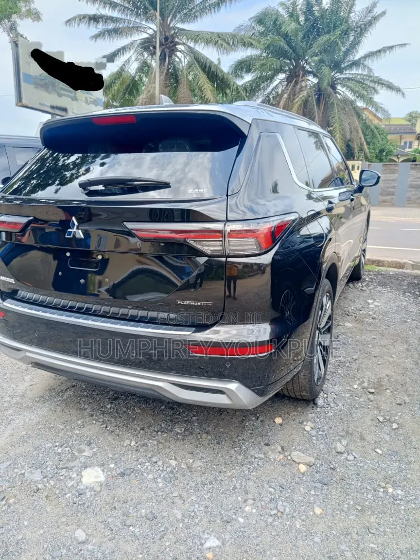 Mitsubishi Outlander 2025 Black