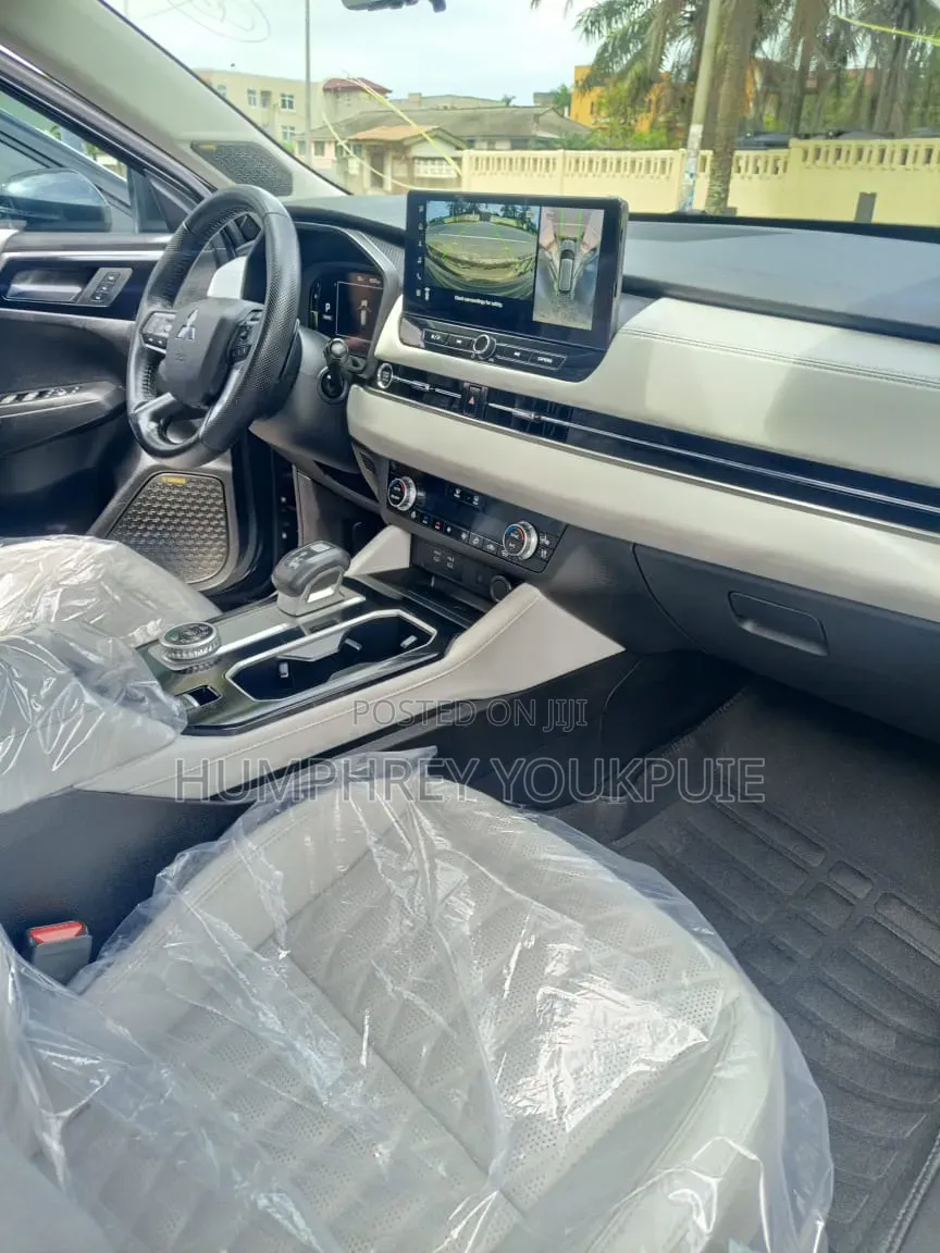 Mitsubishi Outlander 2025 Black