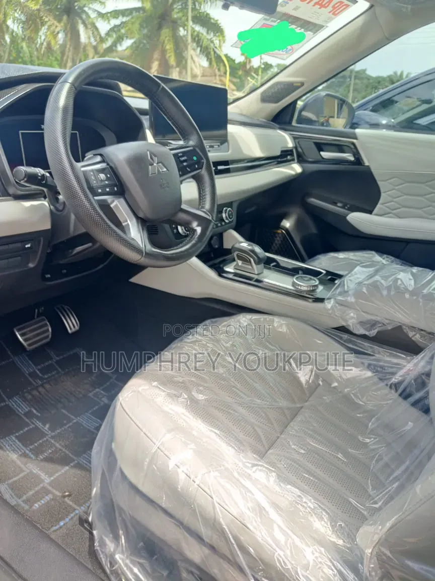 Mitsubishi Outlander 2025 Black