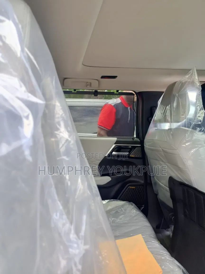 Mitsubishi Outlander 2025 Black