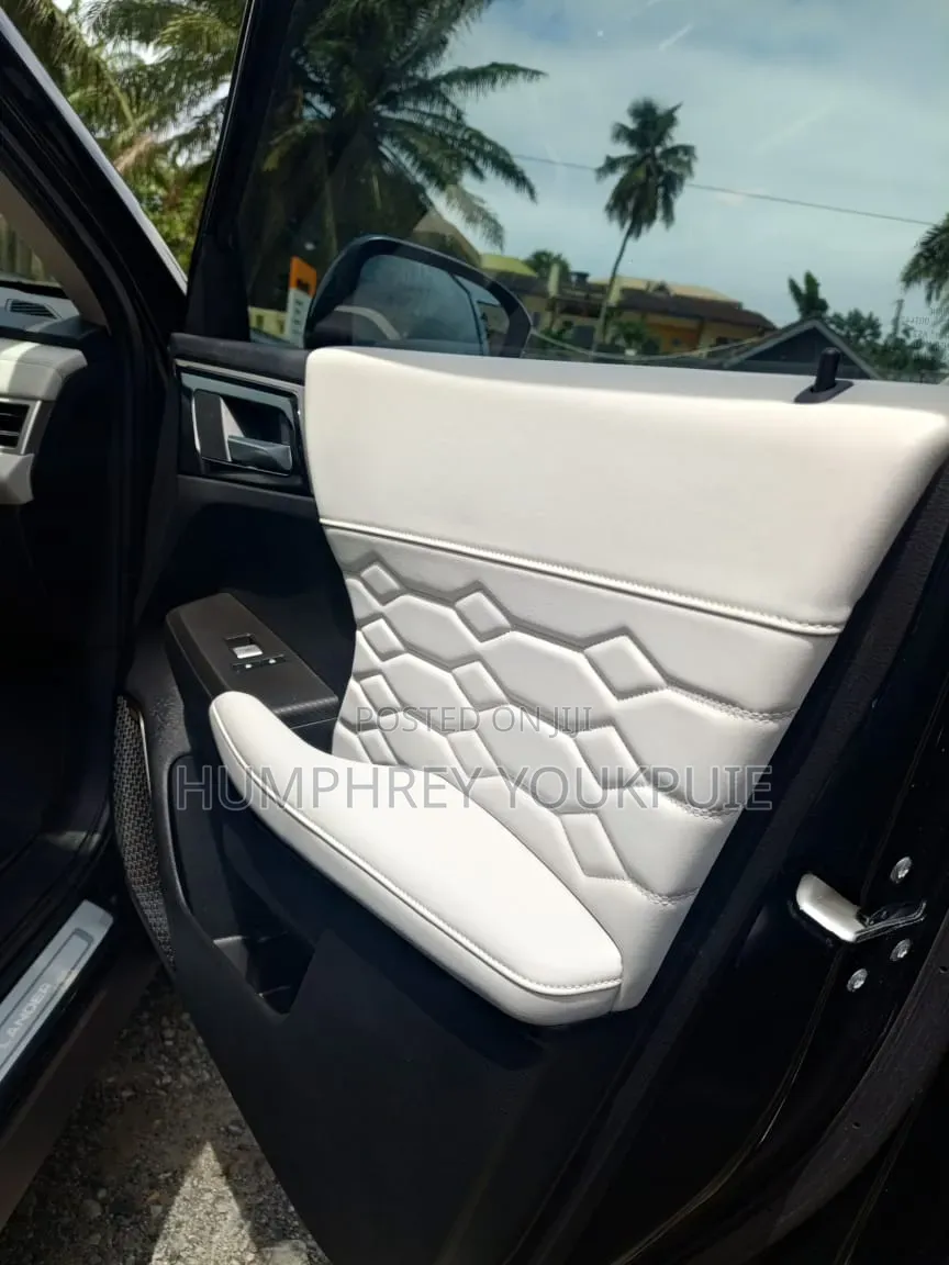 Mitsubishi Outlander 2025 Black