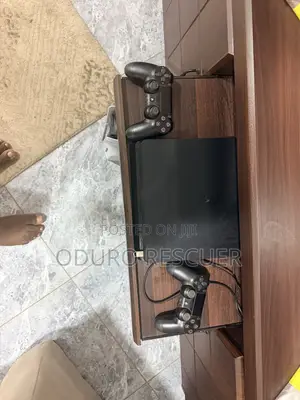 Playstation 4 Slim