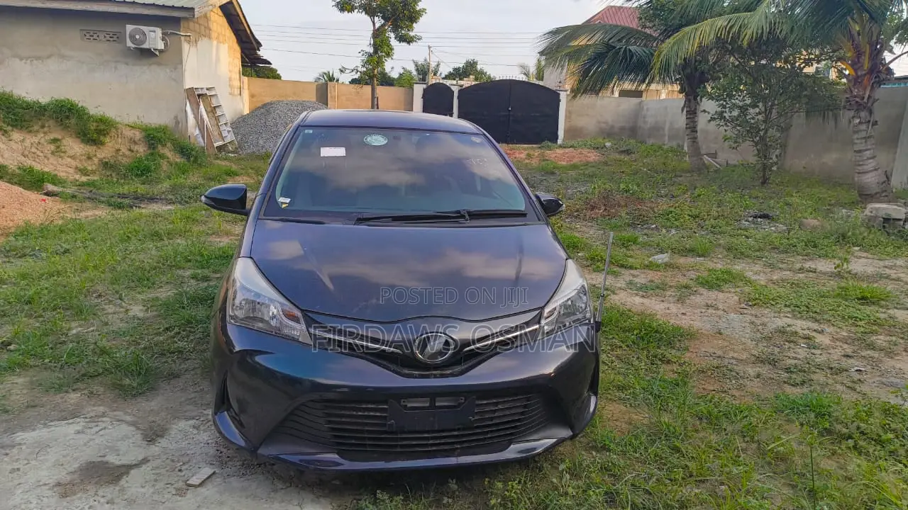 Toyota Vitz 2015 Black