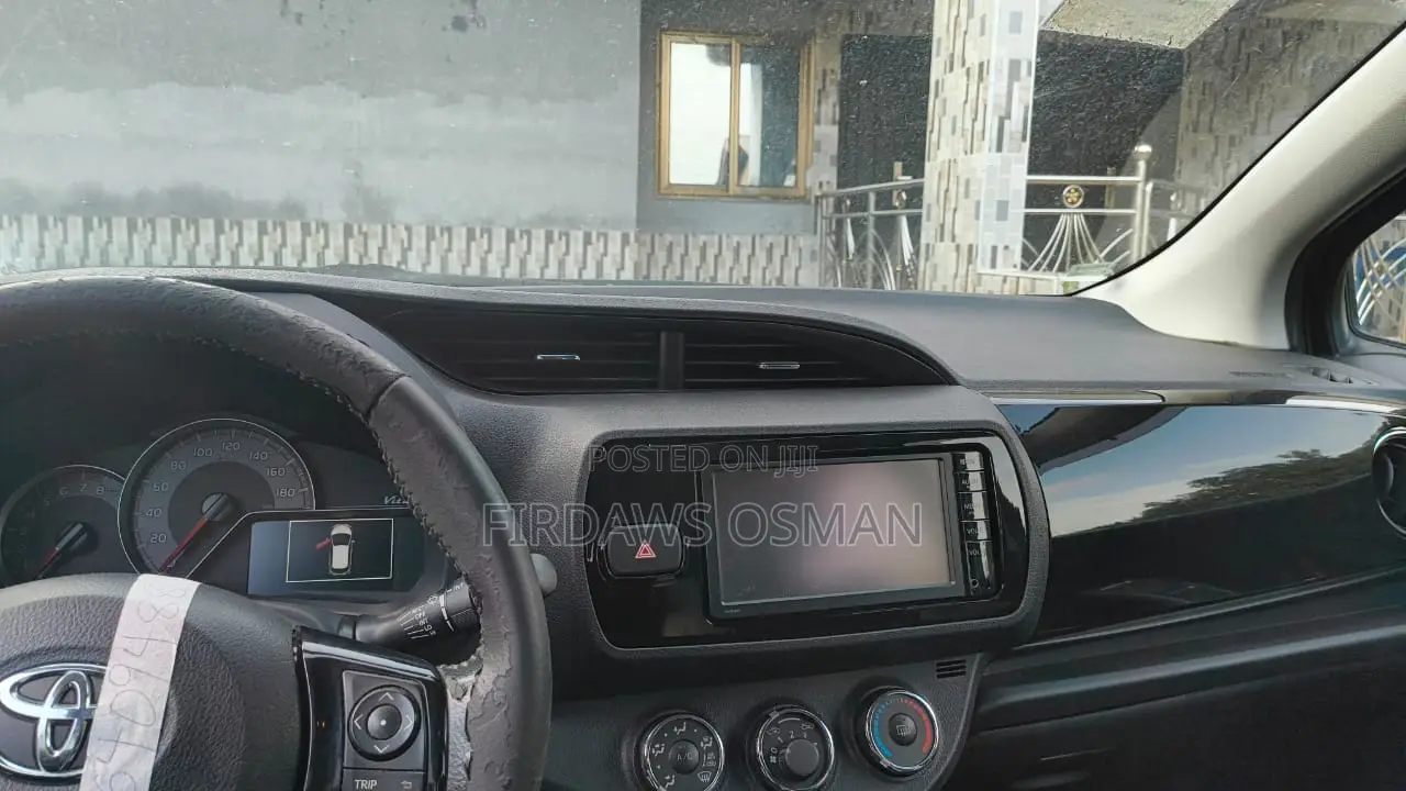 Toyota Vitz 2015 Black