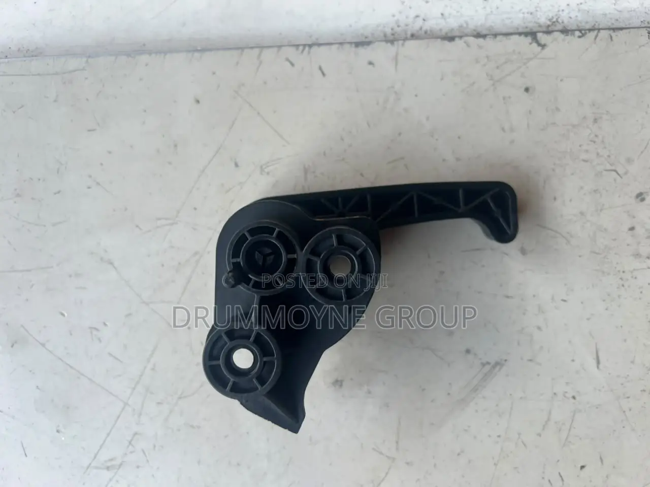 Hyundai Santa Fe Hood Wrench and Hood Base