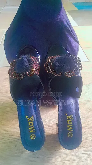 Heel Footwear Bulk