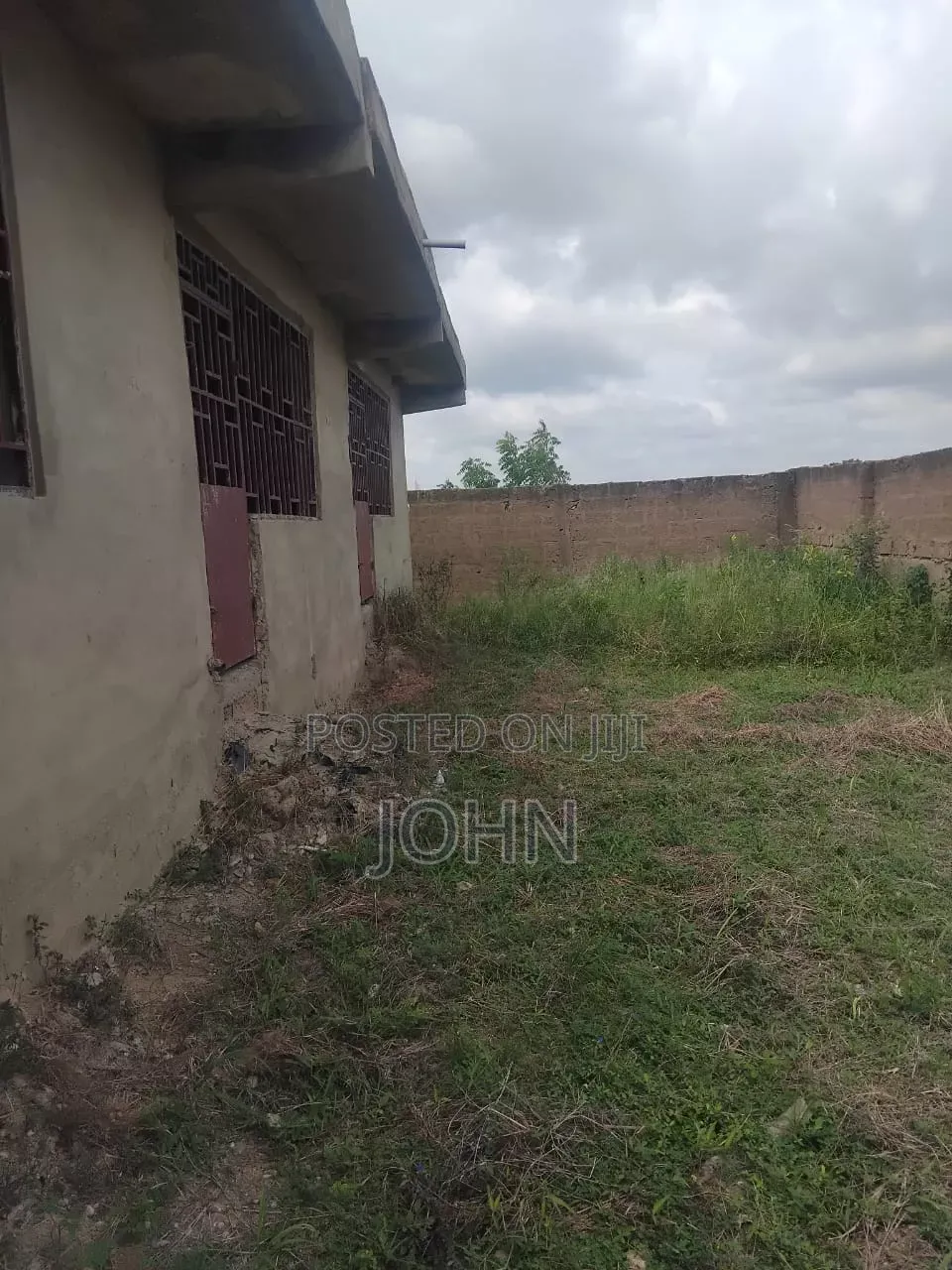 5bdrm Apartment in Survivorestates, Amasaman for sale