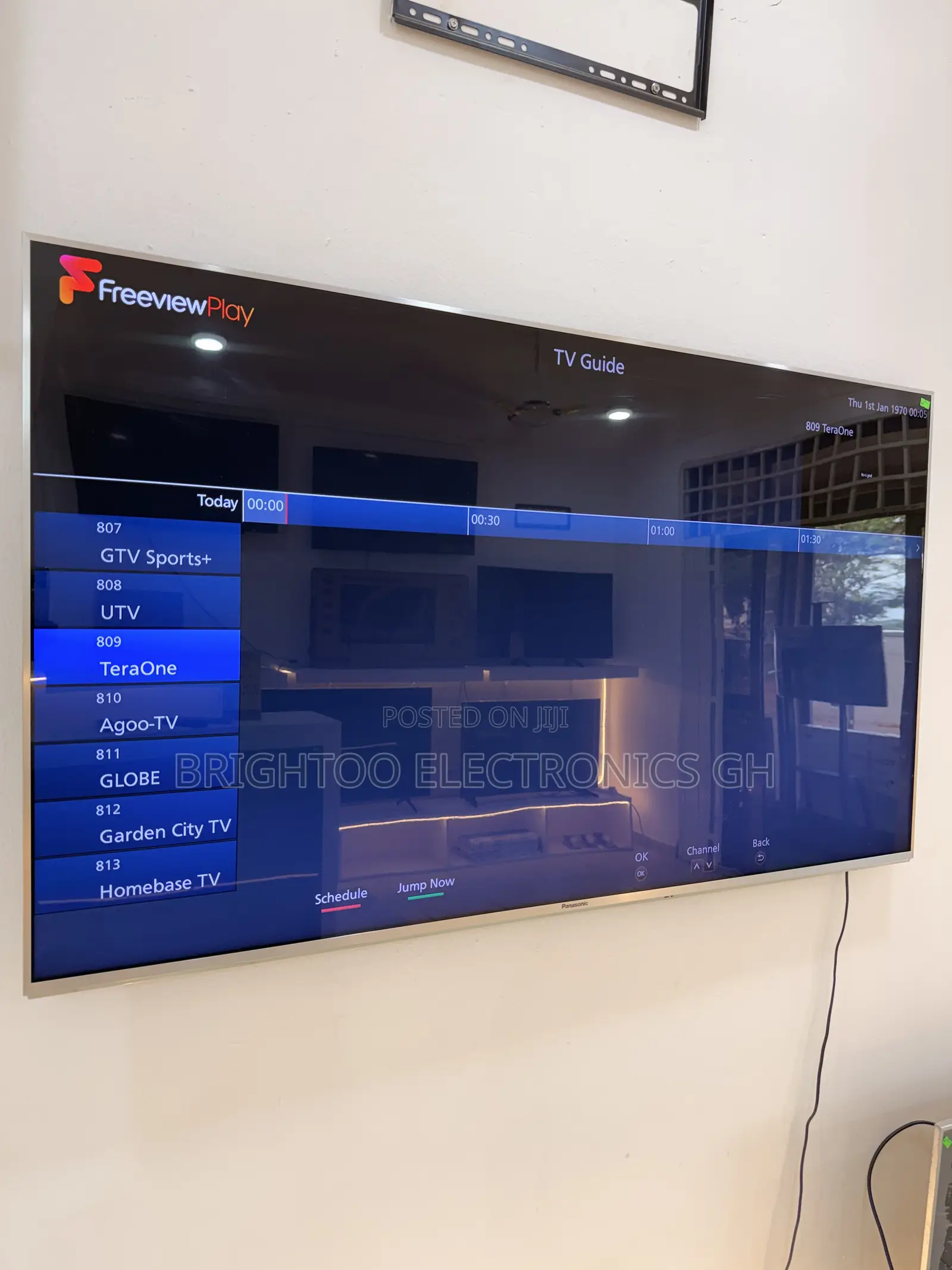 60inches Panasonic Pro Smart Tv