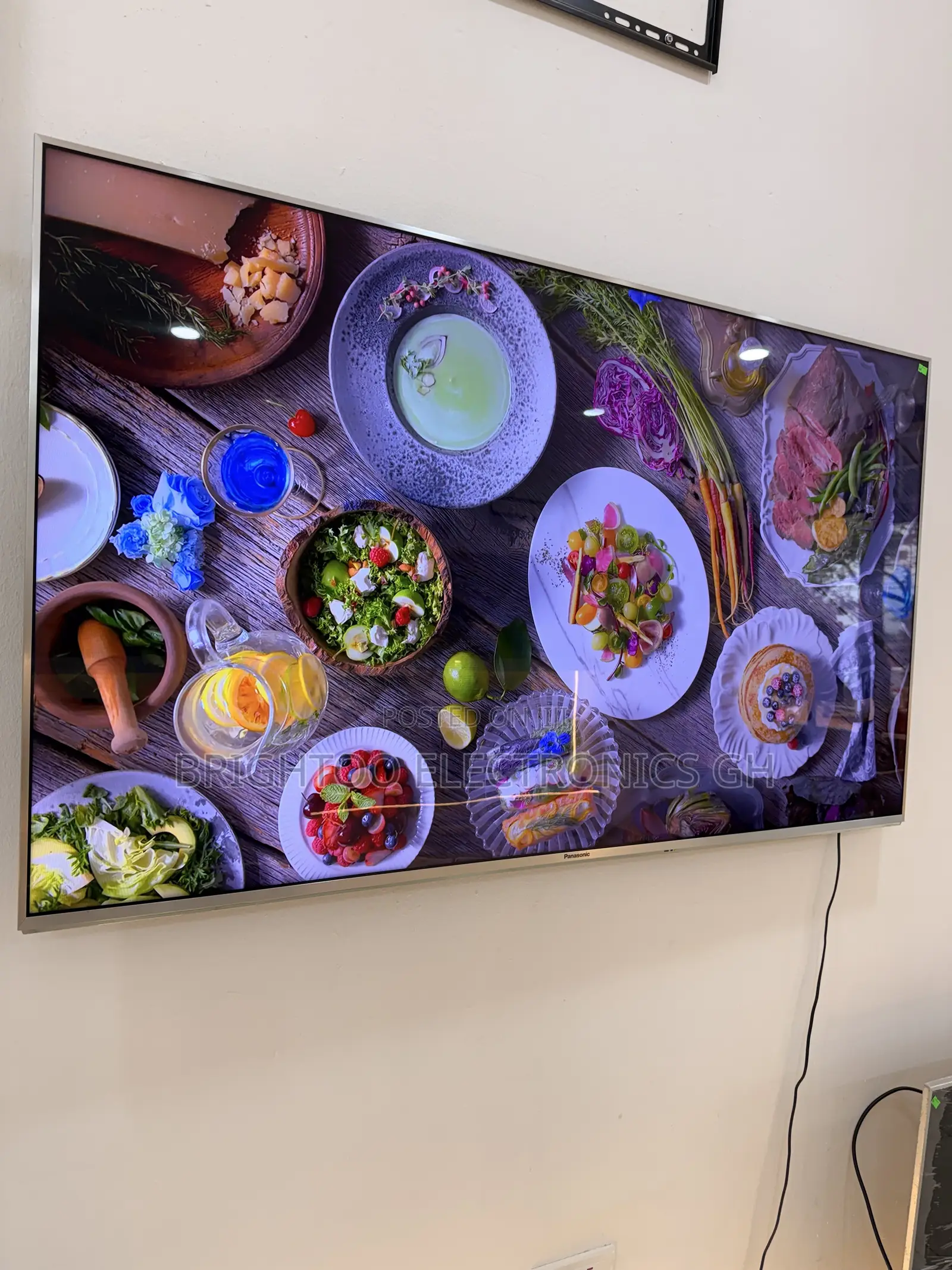 60inches Panasonic Pro Smart Tv