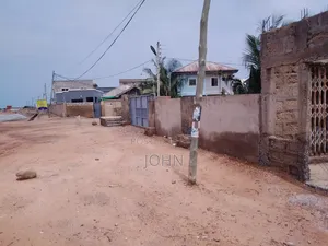 5bdrm Apartment in Survivorestates, Amasaman for sale