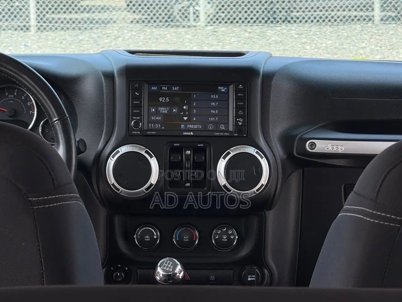 Jeep Wrangler Sahara 4x4 2016 Red