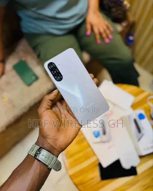 New Samsung Galaxy A17 256 GB Silver