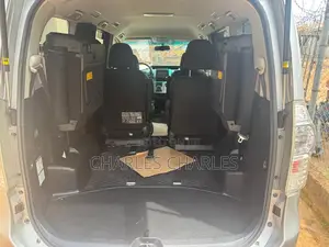 Toyota Voxy 2012 Silver
