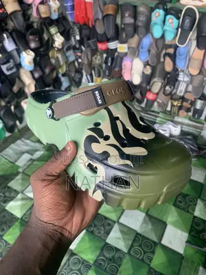 Crocs Quality (Nike-Balenciaga-Crocs)