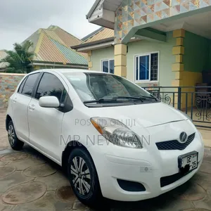 Toyota Vitz 2010 White