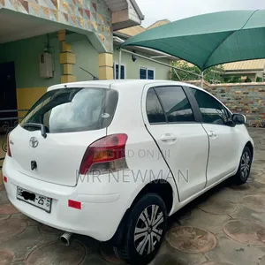 Toyota Vitz 2010 White