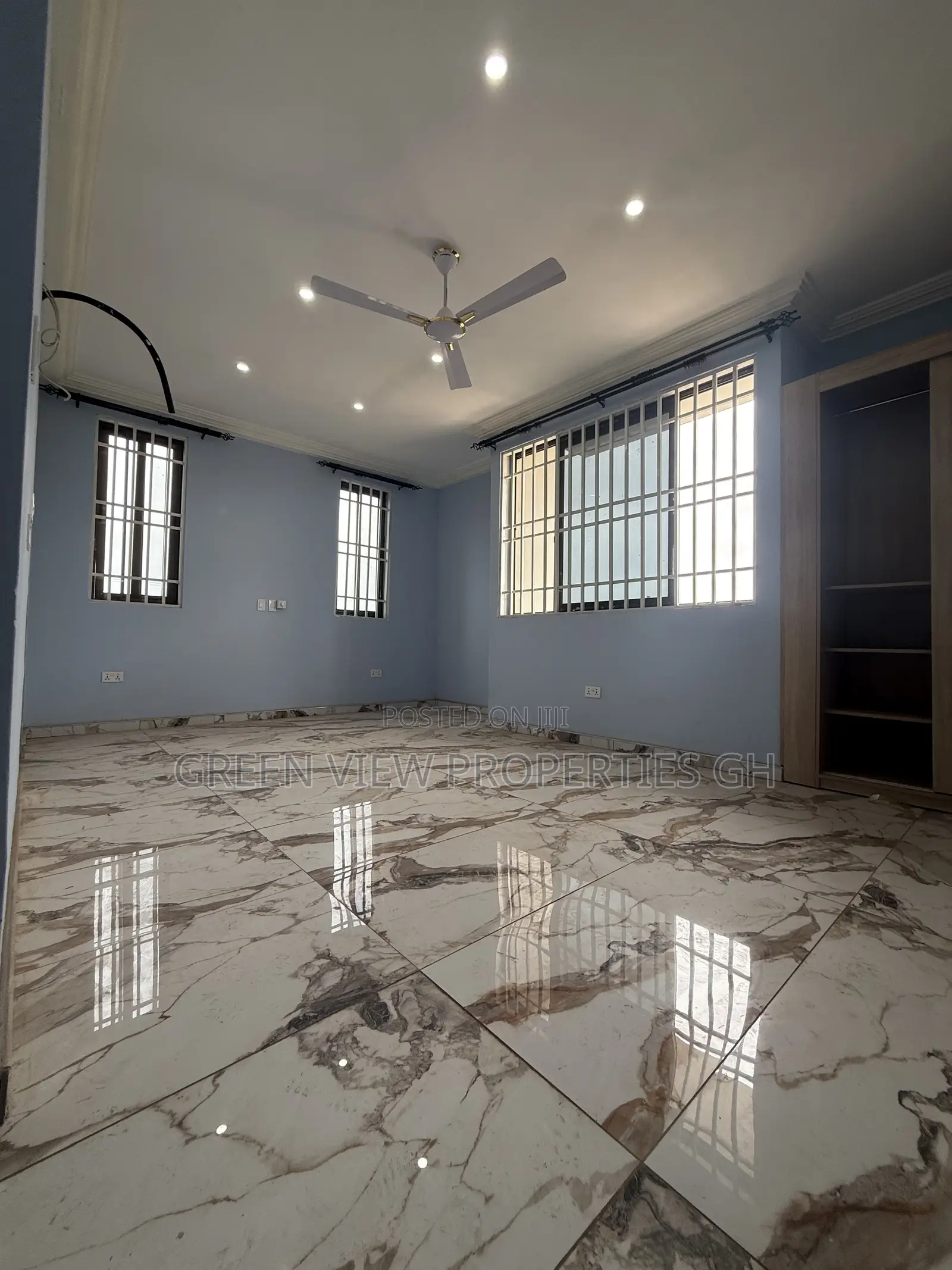 4bdrm Duplex in Tema Metropolitan for rent