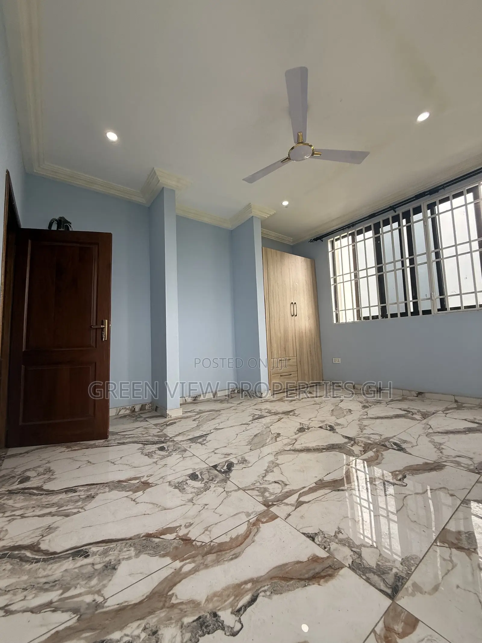 4bdrm Duplex in Tema Metropolitan for rent